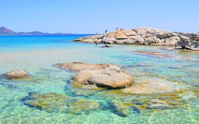 Costa-Rei-Sardegna-scogli-acqua-trasparente